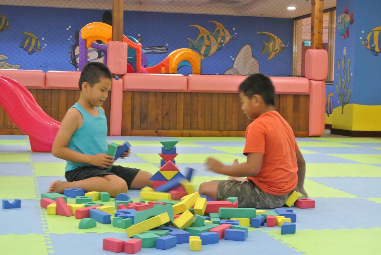 垦丁大街 垦丁福华渡假饭店酒店 外观 照片 Children playing with blocks